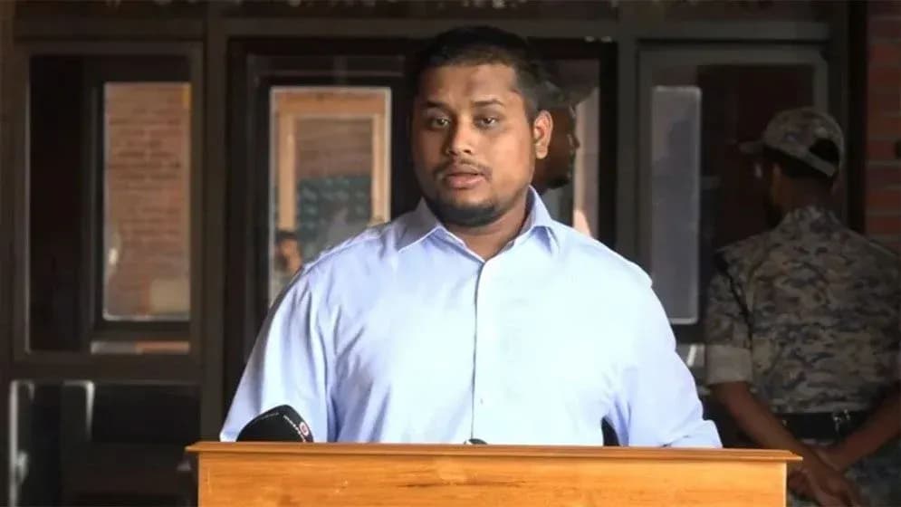 পরীক্ষার ৫ মিনিট আগে বাতিলের ঘোষণা, প্রশ্ন ফাঁস নিয়ে সরব হাসনাত