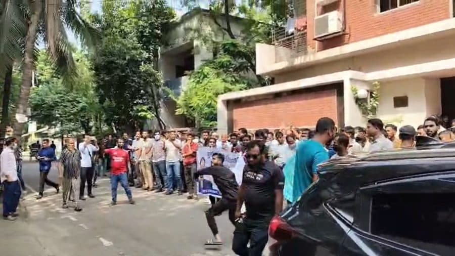 জি এম কাদেরের বাসায় হামলার অভিযোগ, ইটপাটকেল নিক্ষেপ