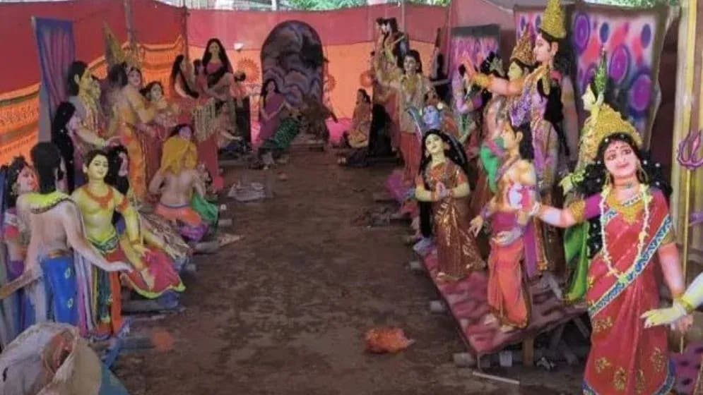দুর্গাপূজা: এক আঙিনায় ২৭৭ প্রতিমা