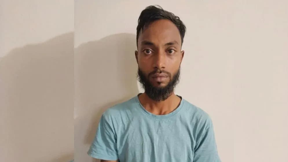 চাঁদা না দিলে মার্কেটে আগুন দেওয়ার হুমকি, গ্রেপ্তারের পর যুবকের স্বীকারোক্তি