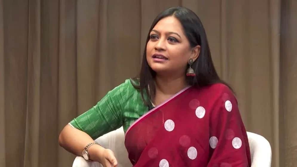 সংবিধান সংশোধনের বৈঠক সরাসরি সম্প্রচার নিয়ে তাজনূভার দাবি