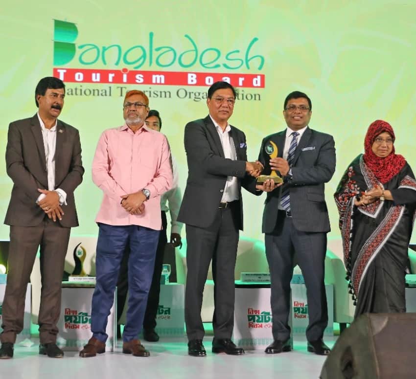 ‘বর্ষসেরা টেকসই পর্যটন উদ্যোগ’ ক্যাটাগরিতে পুরস্কার পেলেন ইউনিক হোটেল অ্যান্ড রিসোর্টস পিএলসির সিইও মো: শাখাওয়াত হোসেন